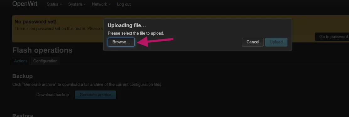 Диалог Uploading file в LuCI — кнопка Browse